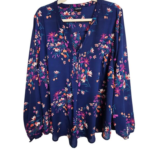 Torrid Top Floral Blouse Long Sleeve Blouse V-Neck Blouse Women 2X Blue Pintuck - Picture 1 of 9
